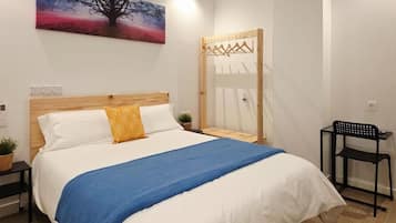 Double Room | Meja, seterika/papan seterika, Wi-fi percuma