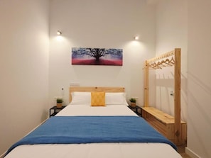 Desk, iron/ironing board (on request), free WiFi - Bilbao ROOMS & KITCHEN Zurbaran (Bilbao)