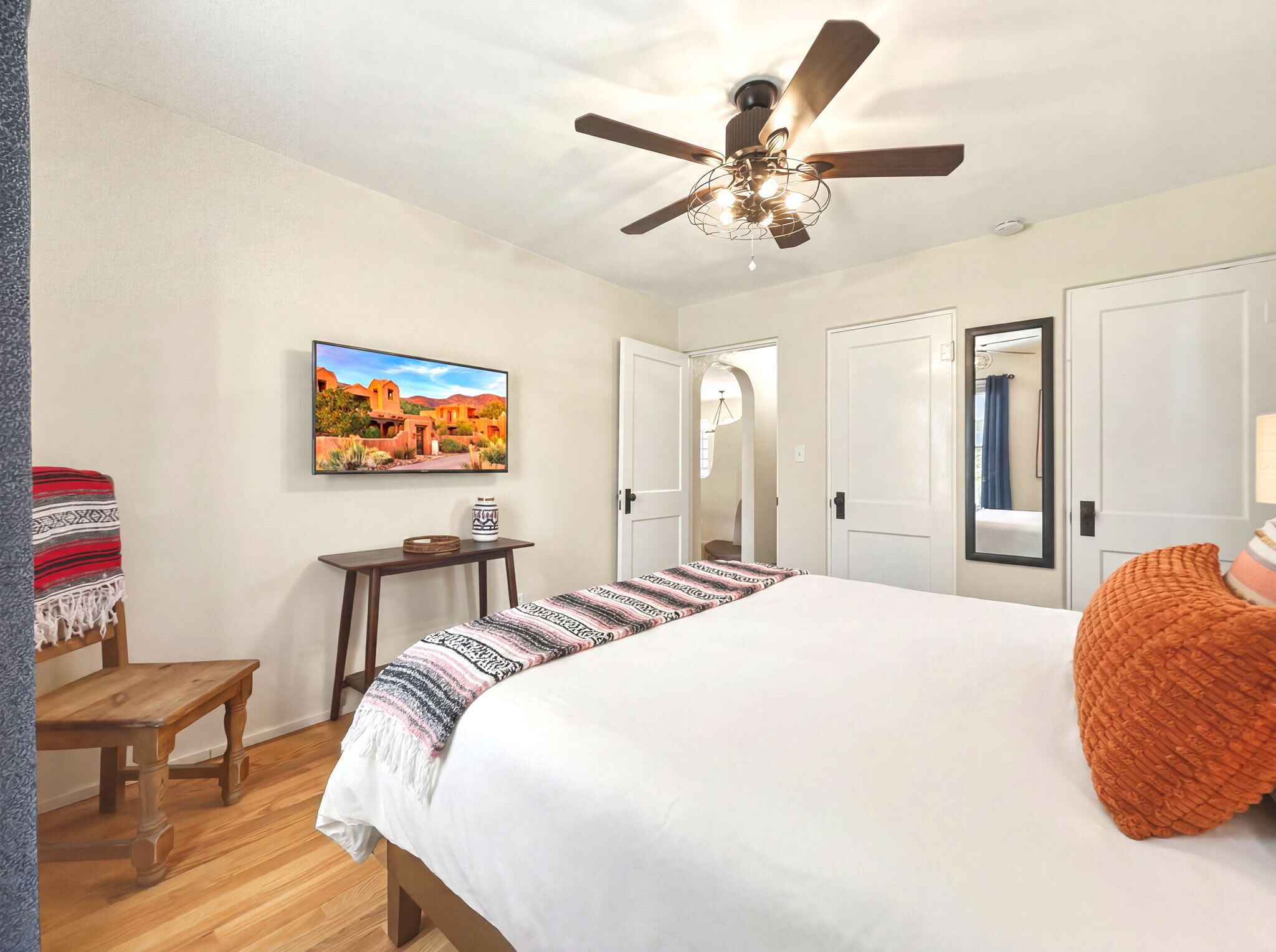 Iron/ironing board, WiFi, bed sheets
