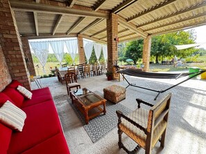 Outdoor dining - Vrbo Property (Sils)
