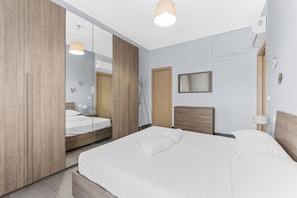 2 habitaciones, tabla de planchar con plancha, wifi y ropa de cama 