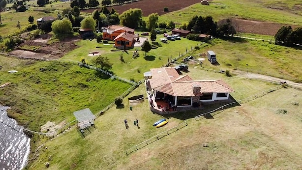 Unclassified image, 1 of 31, button - Lakefront House - Toca (Boyacá) (Toca)