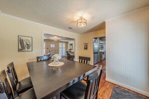 Dining - Charming 3BR/2BA: 2 Mi to Ft. Worth Stockyards (Fort Worth)