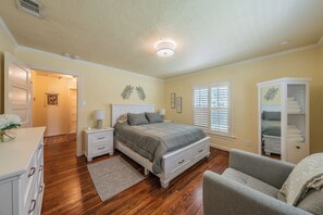 Room - Charming 3BR/2BA: 2 Mi to Ft. Worth Stockyards (Fort Worth)