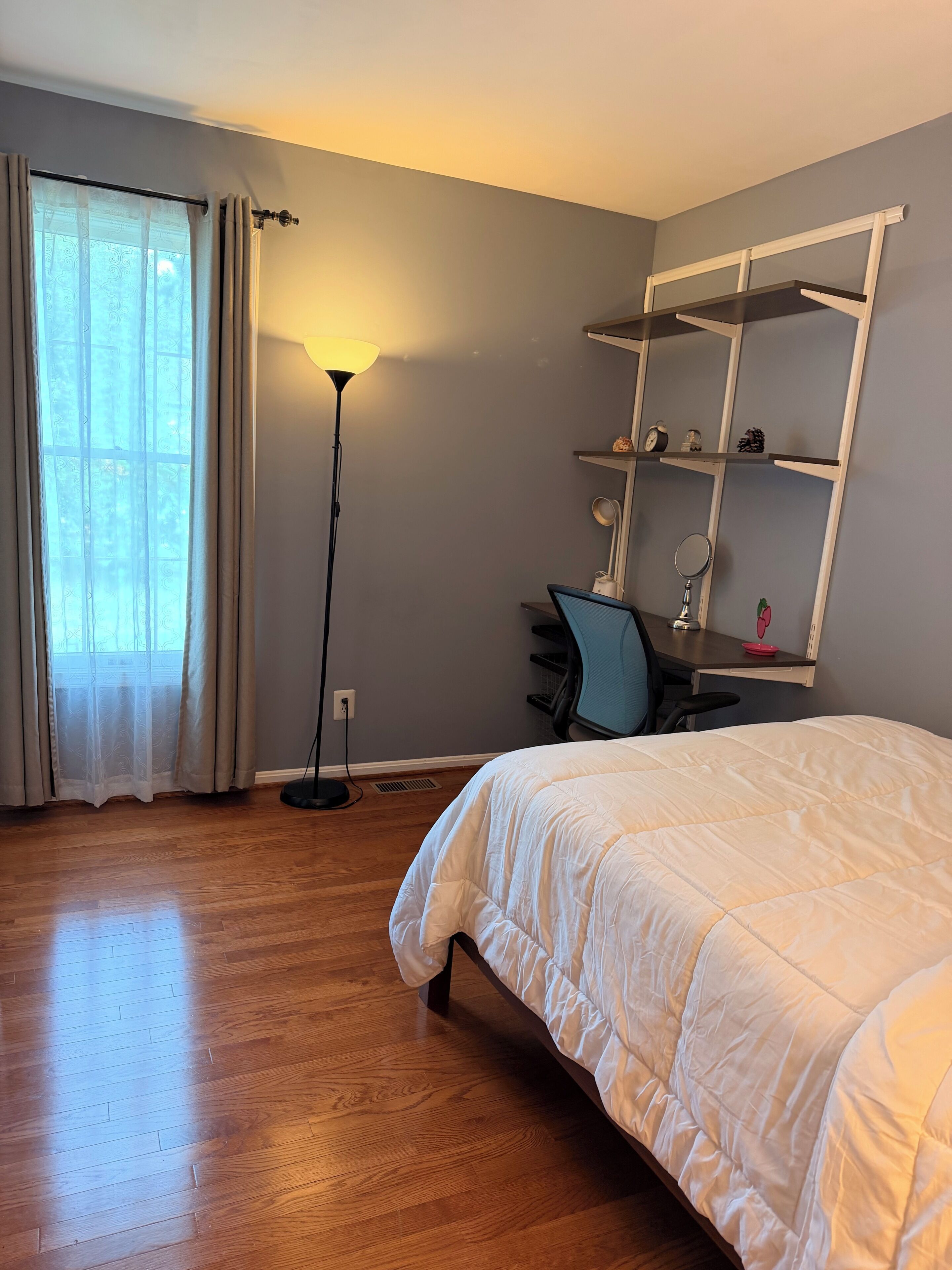 6 bedrooms, iron/ironing board, free WiFi, bed sheets