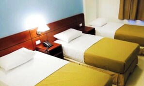 Meja kerja, setrika/meja setrika, dan Wi-Fi gratis