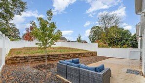 Terrace/patio - Sleeps 9 · New 2024 Build · 8 Min to Airport & Uptown · Fenced Yard · Dogs OK (Charlotte)