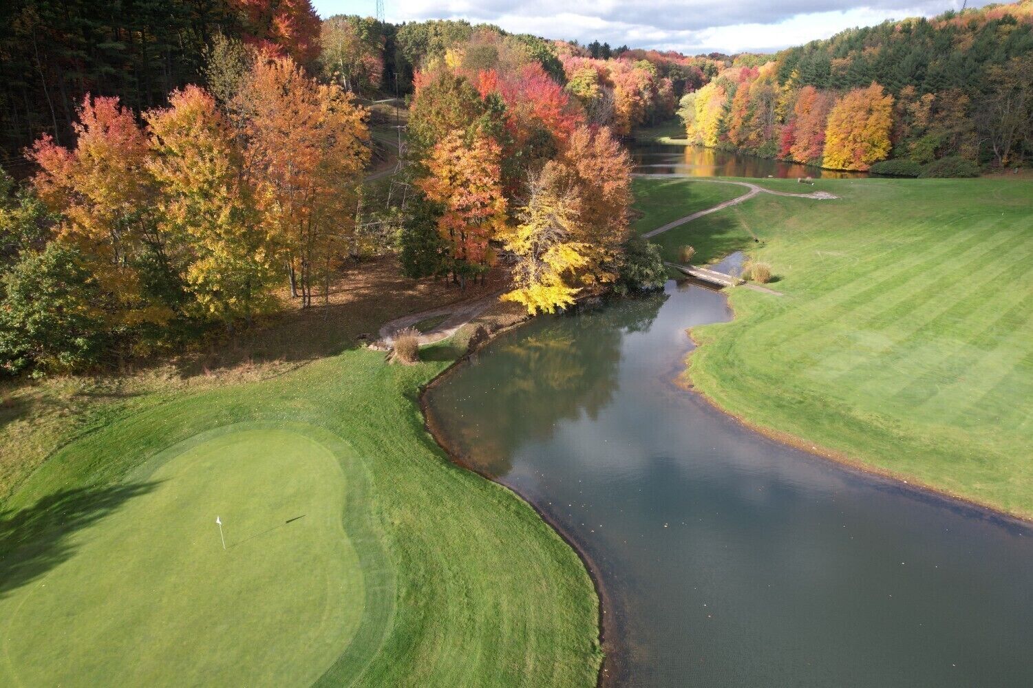 Great Trail Golf Course 3 minutes away.