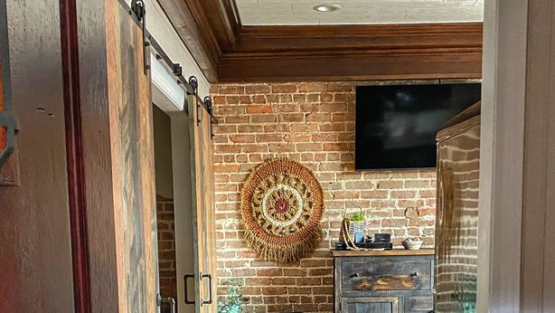 Interior - Close Quarters - 1 bedroom studio in historic First National Bank on the square (Ashland)