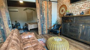 Interior - Close Quarters - 1 bedroom studio in historic First National Bank on the square (Ashland)