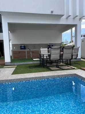 Deluxe House, Balcony, Garden View | Living area | Smart TV - Privada Huayacán Cancun (Cancun)