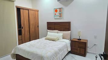 Deluxe House, Balcony, Garden View | In-room safe, soundproofing, free WiFi, bed sheets