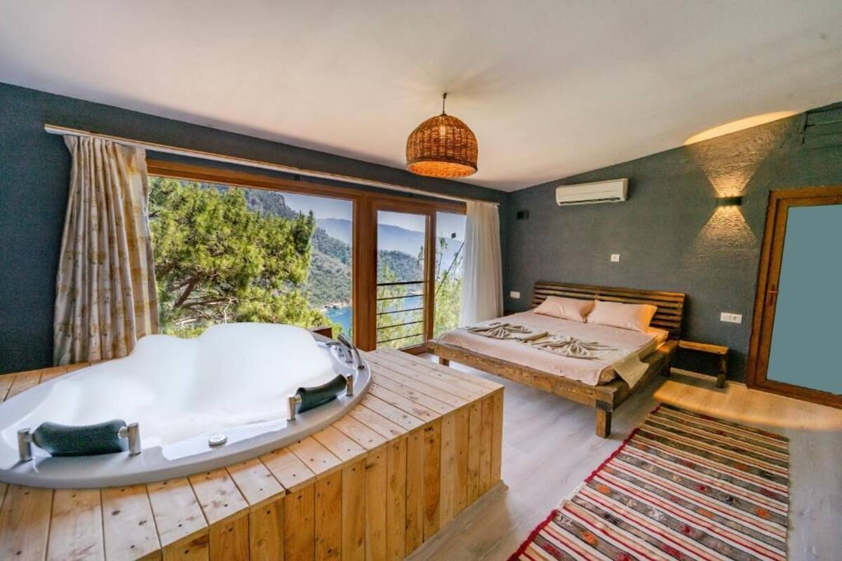 Junior Double Room, Sea View | WiFi (free)