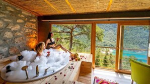 Luxury Double Room, Private Bathroom, Sea View | Spa - MANZARA BUNGALOW (FETHIYE)