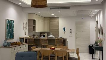 Apartamento, 1 habitación, fumadores, balcón | Comedor