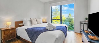 Birkenhead Bliss | Serene 4Bed Home | Quiet, Views