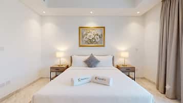 Comfort Apartment, Sea View | Laptop workspace, iron/ironing board, free WiFi