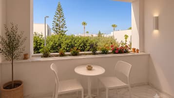 Comfort Apartment, Sea View | Outdoor dining