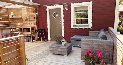 Charming Cabin Retreat – Hot Tub, Air Conditioning & Serene Countryside