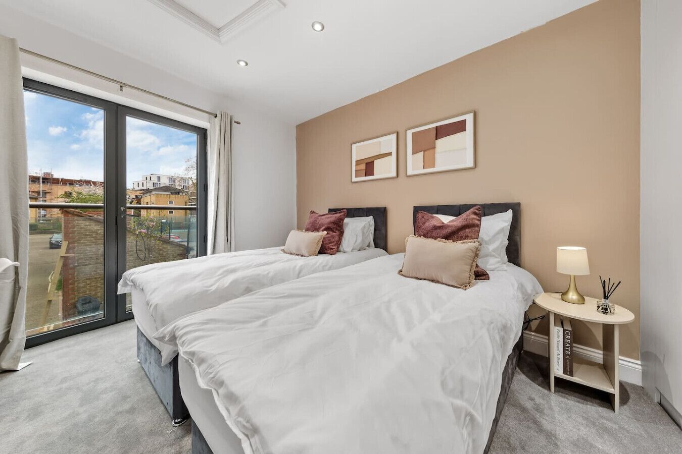 5 bedrooms, desk, iron/ironing board, WiFi