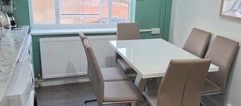 Modern Flat, Northampton. Families and groups.