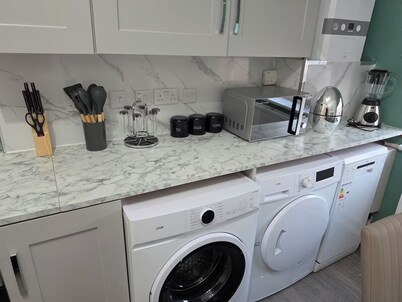 Modern Flat, Northampton. Families and groups.