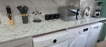 Modern Flat, Northampton. Families and groups.