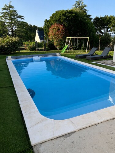 Studio flambant neuf Vannes-piscine chauffée-commodités à côté-Golfe du Morbihan