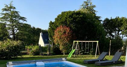 Studio flambant neuf Vannes-piscine chauffée-commodités à côté-Golfe du Morbihan