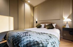 Room - AN UNFORGETTABLE STAY ON THE FRENCH RIVIERA IN THE HEART OF CANNES (Cannes)