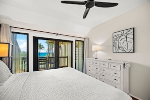 Iron/ironing board, WiFi, bed sheets - Top-Floor Oceanfront 2BR / Incredible Sunrise View (Lihue)