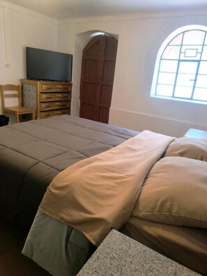 Habitación estándar doble, patio | Wifi gratis