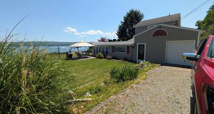 Cozy 2-bedroom lakefront cottage on Seneca Lake. Level lot.