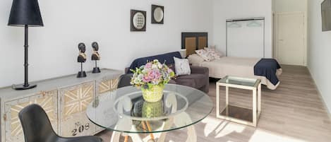 1 bedroom, in-room safe, iron/ironing board, free WiFi