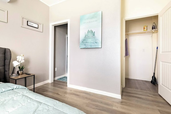 1 bedroom, iron/ironing board, WiFi, bed sheets