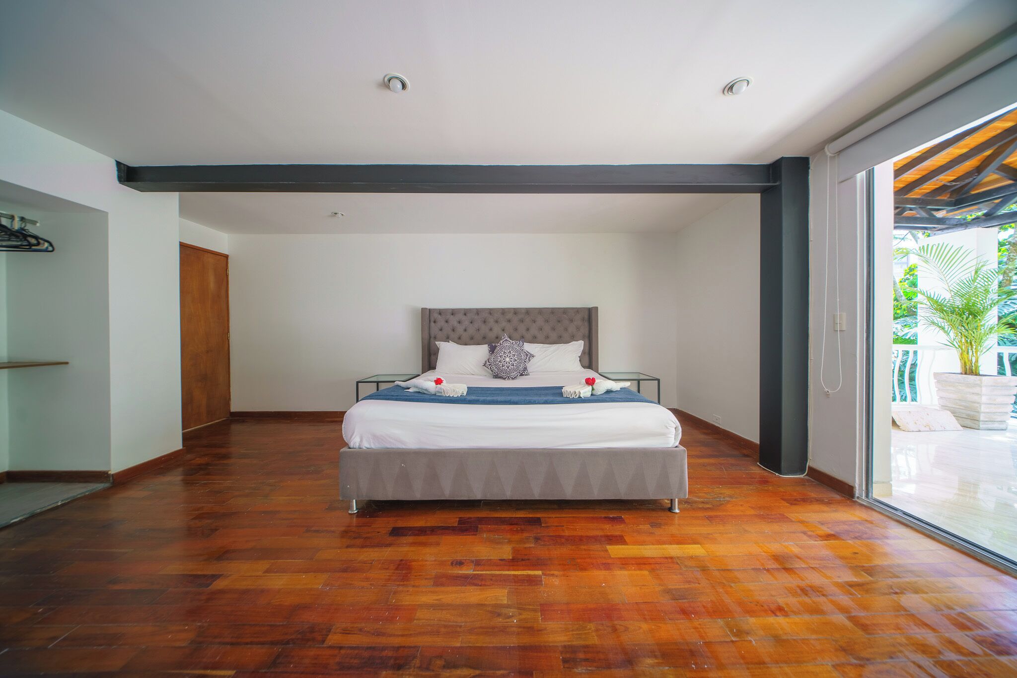 11 bedrooms, in-room safe, desk, iron/ironing board