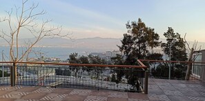 Quarto, 1 quarto, acessível, para fumantes | Terraço/pátio