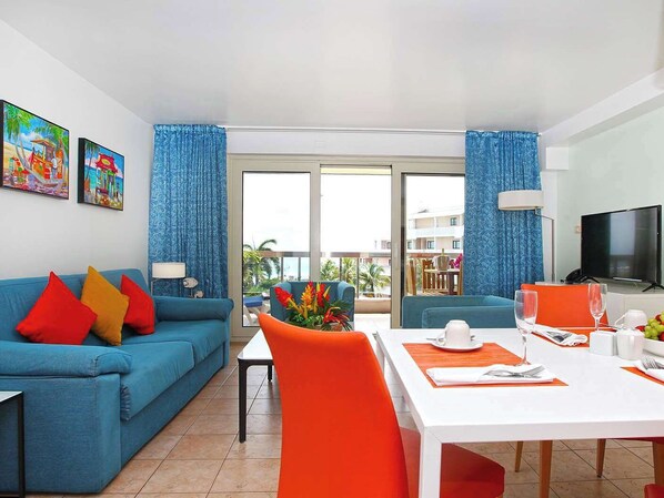 Living area - Experience the perfect blend of comfort, convenience (Lowlands)