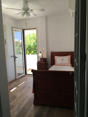 4 Schlafzimmer, Bügeleisen/Bügelbrett, WLAN, Bettwäsche