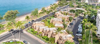Beachfront 4BR for 12 in Kihei!