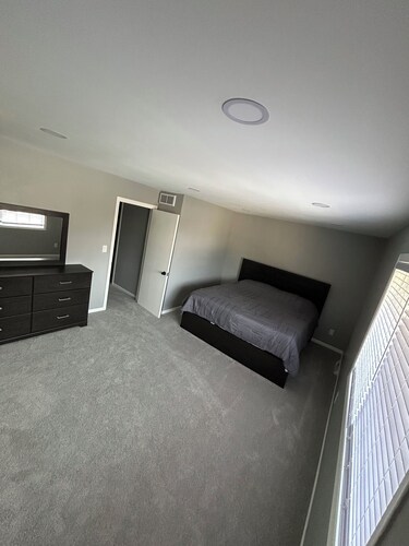 Cozy 3BR Condo Near Lake Michigan and Milwaukee Attractions