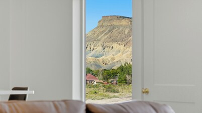 Two Bottles Inn - Palisade Wine Country Retreat Suite ADA