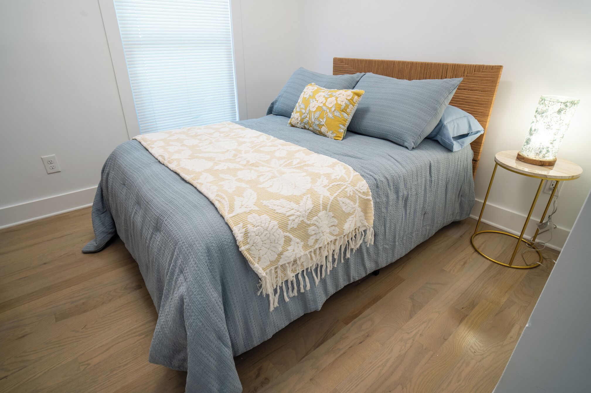 4 bedrooms, iron/ironing board, WiFi (free), bed sheets