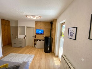 Bügeleisen/Bügelbrett, kostenloses WLAN, Bettwäsche
