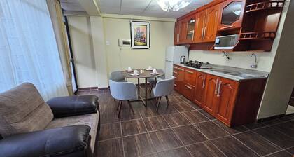 Detached House Very Close to the Historic Center - Los Profesionales