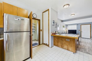 22-1638 7th St-119