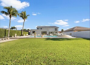 Pool - Villa Caleta (Miami)