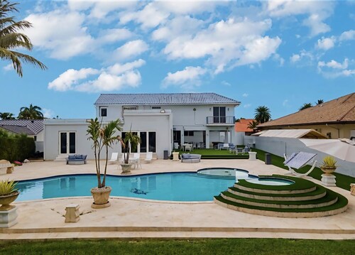 Villa Caleta