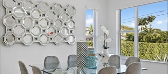 Villa Caleta: private pool, hot tub & outdoor kitchen