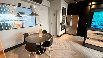 Apartment | Dining
